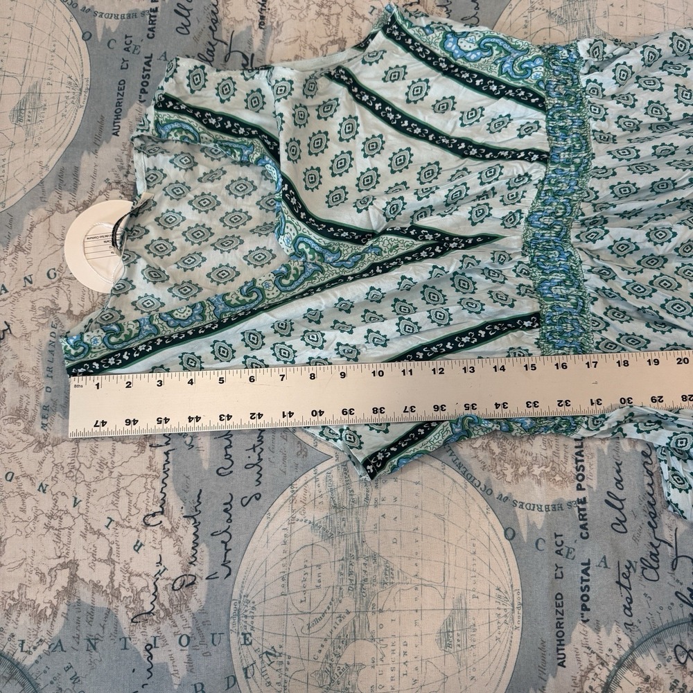 Elegant Teal and White Midi Dress - Picture 3 of 16